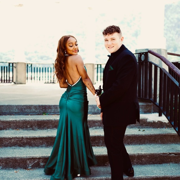 JESSICA ANGEL GREEN PROM DRESS - Picture 1 of 3